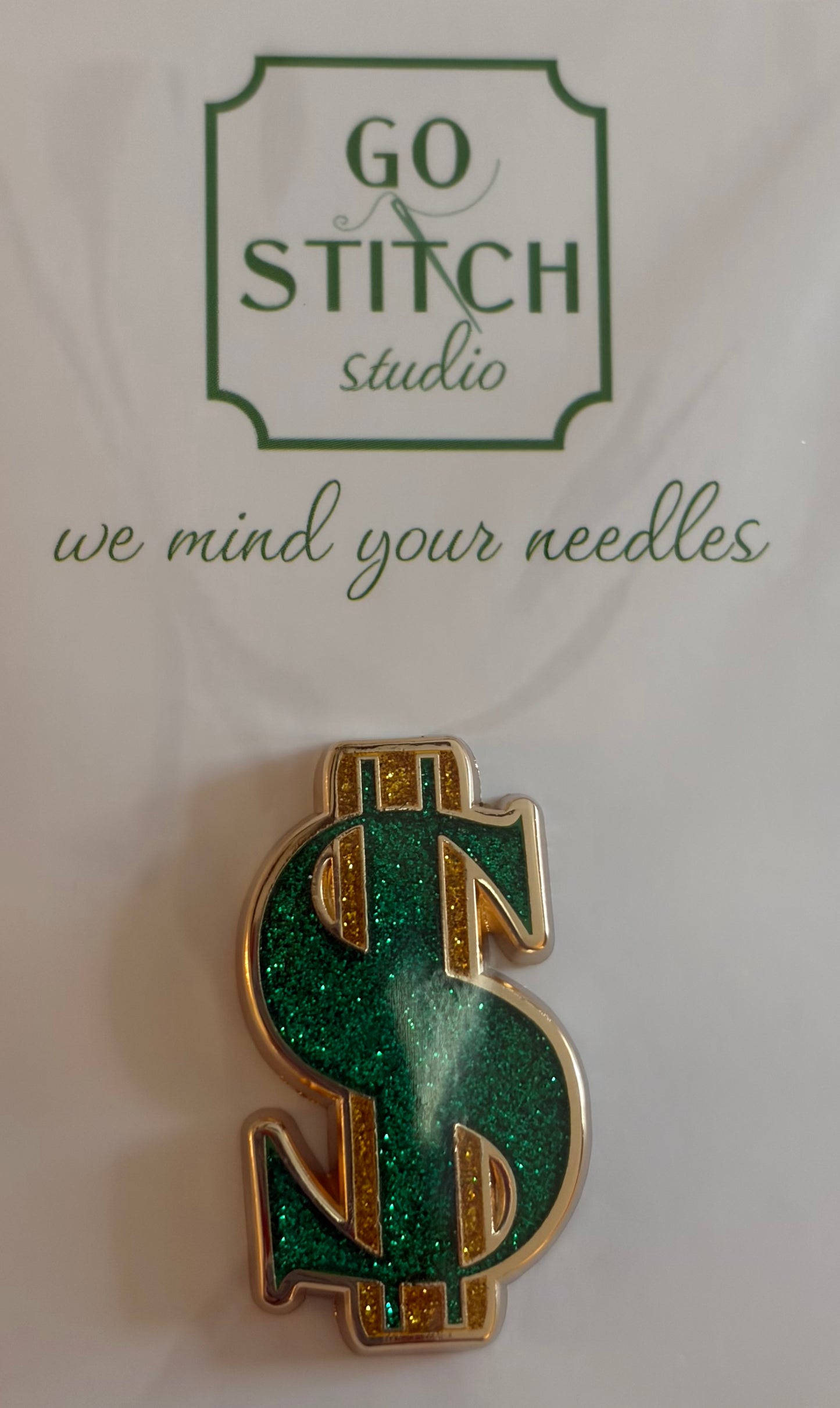 Green & Gold Glitter Dollar Sign Needle Minder