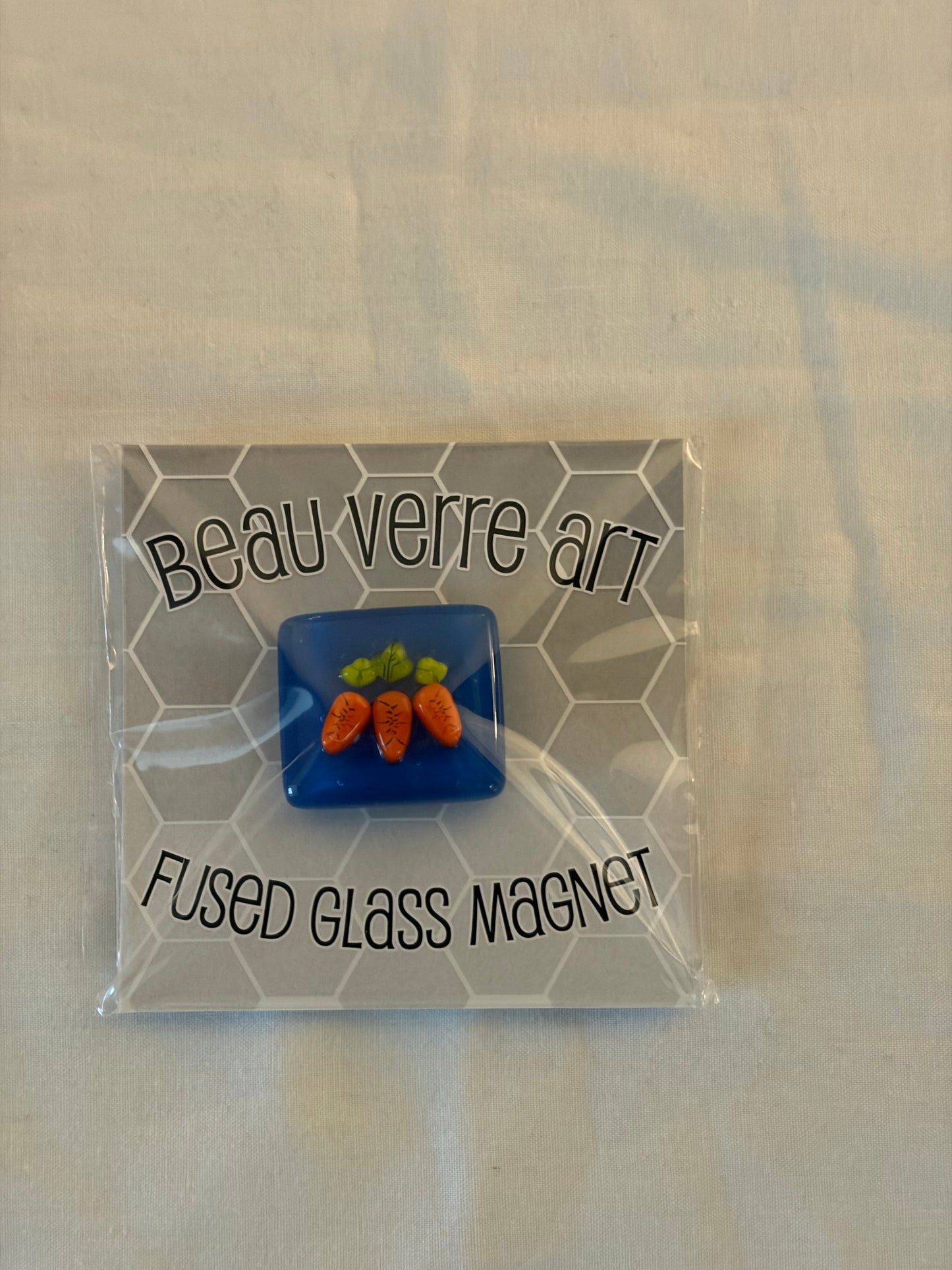 Carrot's Glass Needle Minder
