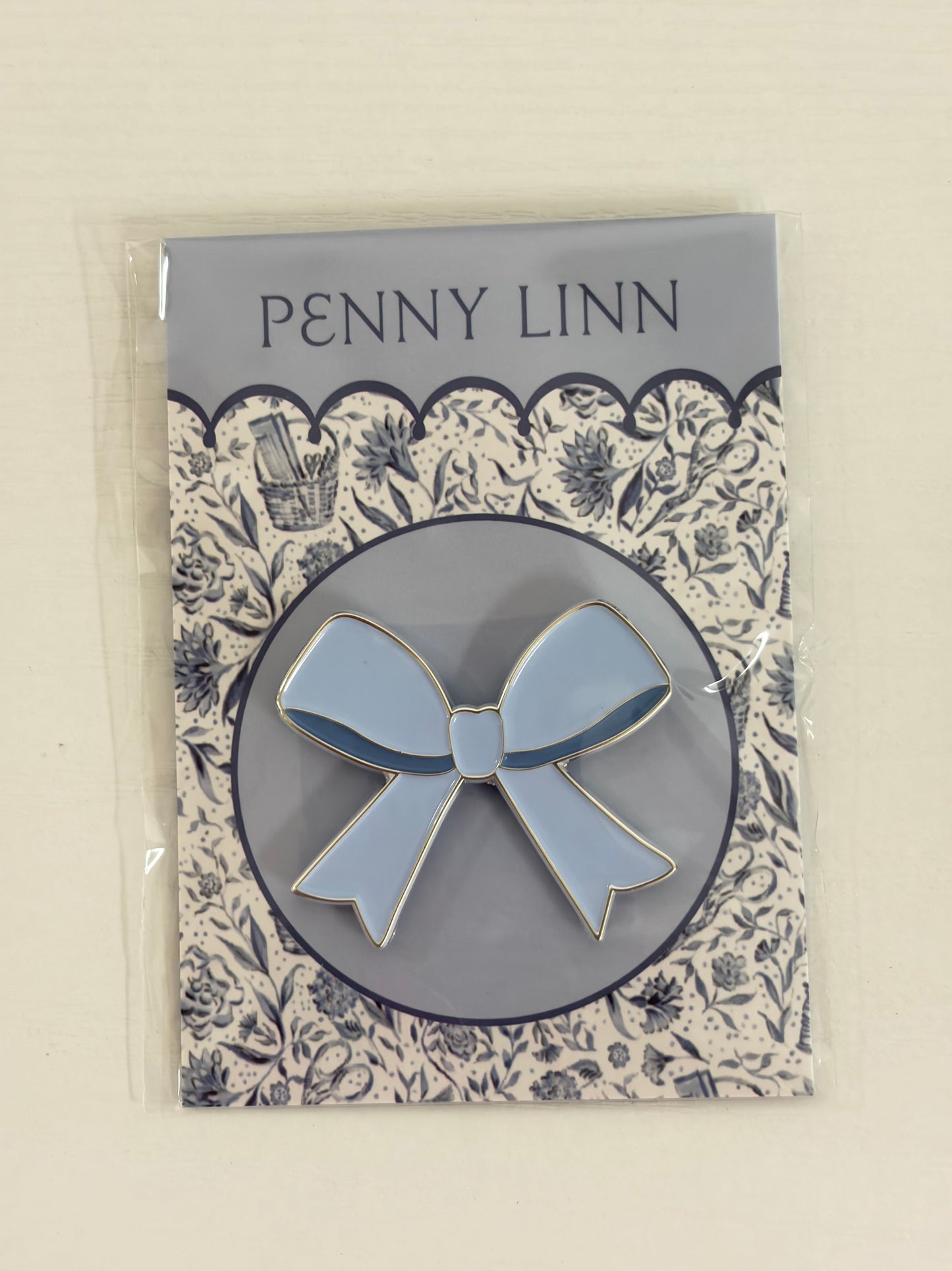 BLUE BOW NEEDLE MINDER