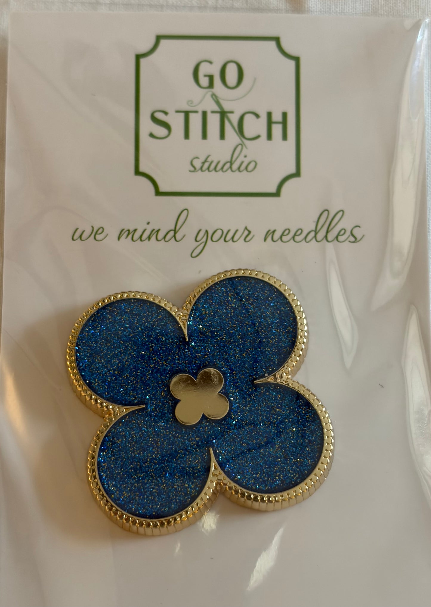 Lapis Lazuli Glitter Clover Needle Minder