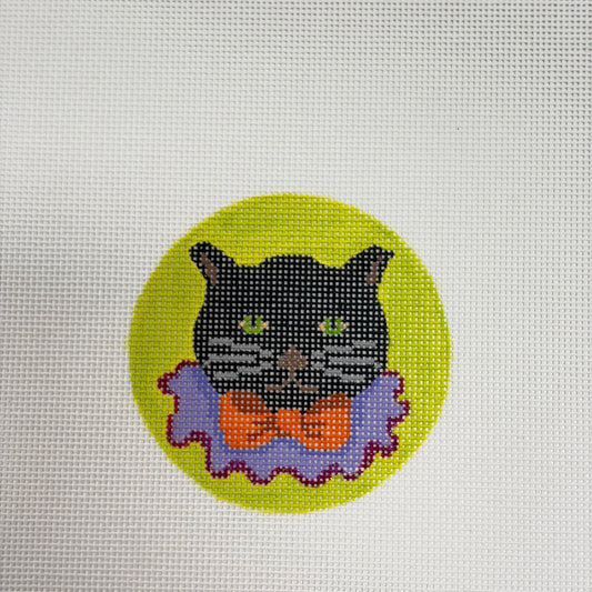 BLACK CAT WITH RUFFLED COLLAR
