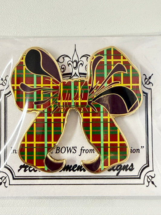 HOLIDAY PLAID BOW NEEDLE MINDER