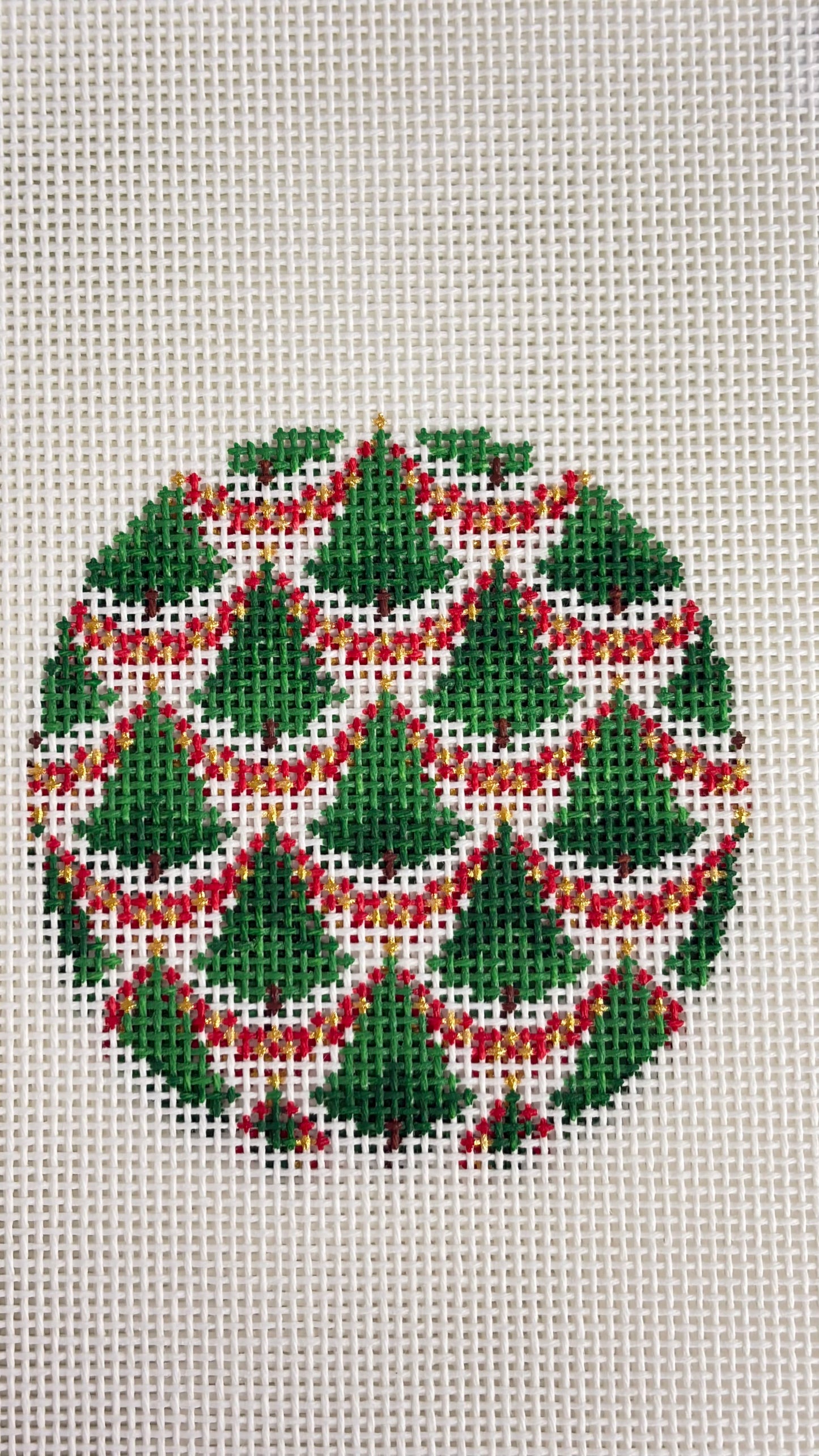 BARGELLO CHRISTMAS TREE ORNAMENT