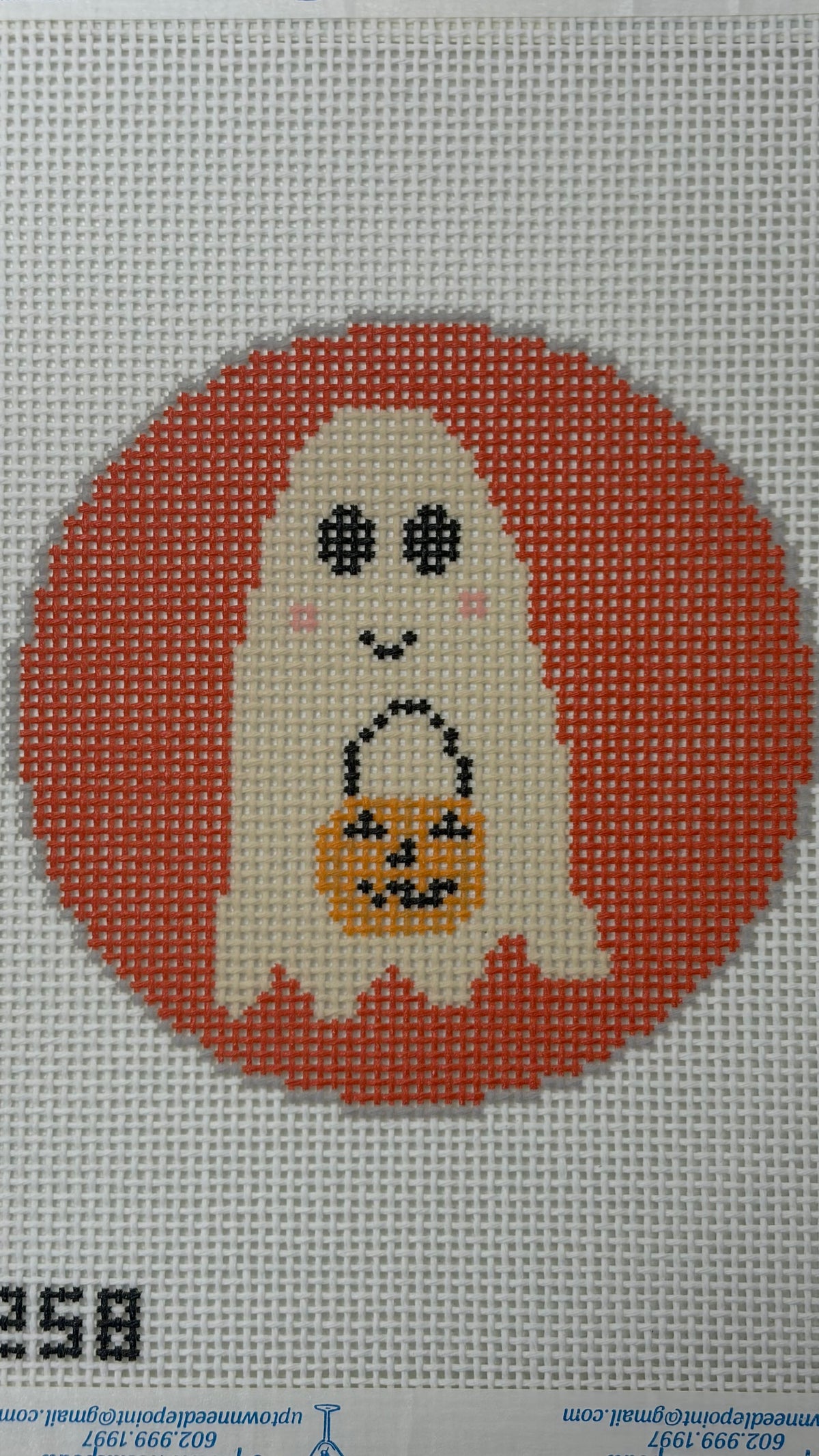 GHOST WITH PUMPKIN ROUND