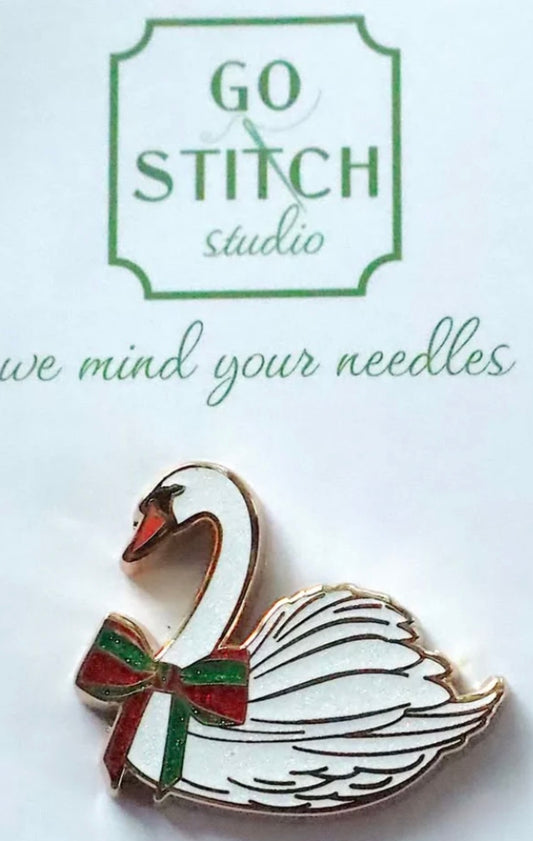 NEEDLEMINDER: CHRISTMAS SWAN